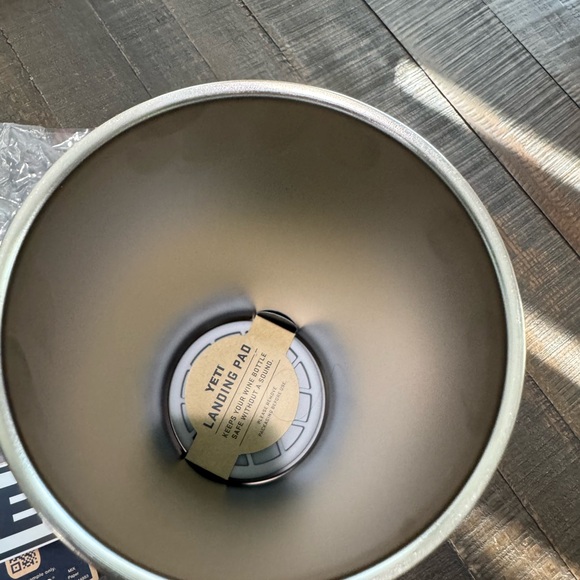 YETI Rambler Wine Chiller - tropical pink - Picture 5 of 10